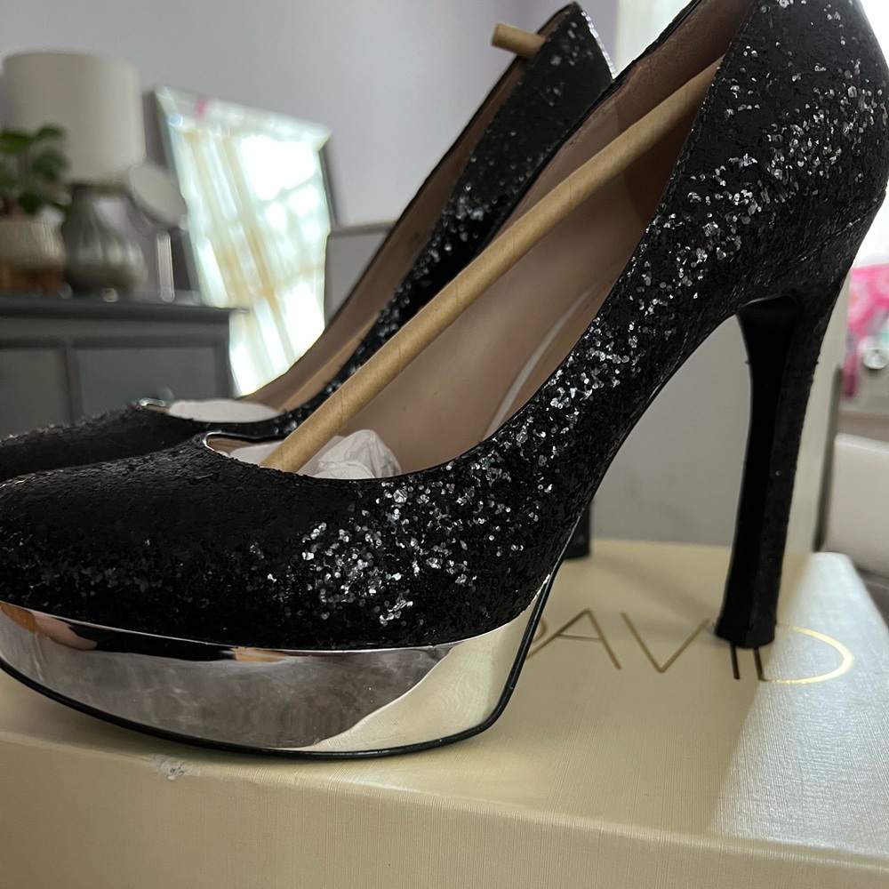 Joan & David Black Sparkly Heels with Silver Detailing. Size 8.5